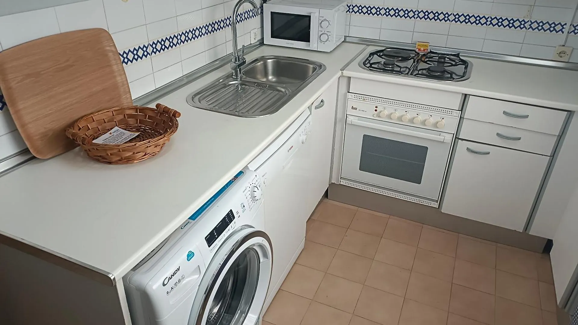 Piso Para 6 Junto Al Acueducto. A Pasos Del Centro Seville