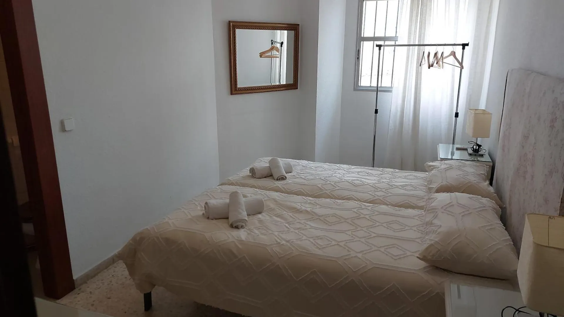 Piso Para 6 Junto Al Acueducto. A Pasos Del Centro Seville
